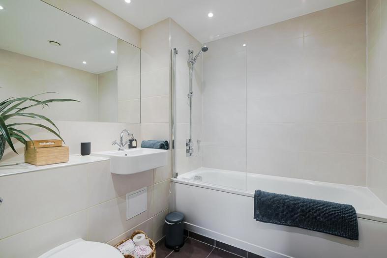 Panorama Apartments By Mesh Accommodation Short & Long Term Lets Ashford For Contractors Or Corporate Stays Экстерьер фото