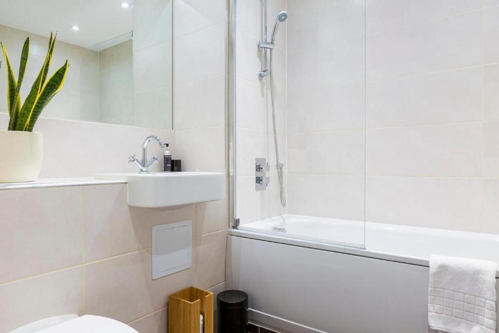 Panorama Apartments By Mesh Accommodation Short & Long Term Lets Ashford For Contractors Or Corporate Stays Экстерьер фото